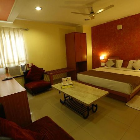 Hotel Paradise Indore Exteriör bild