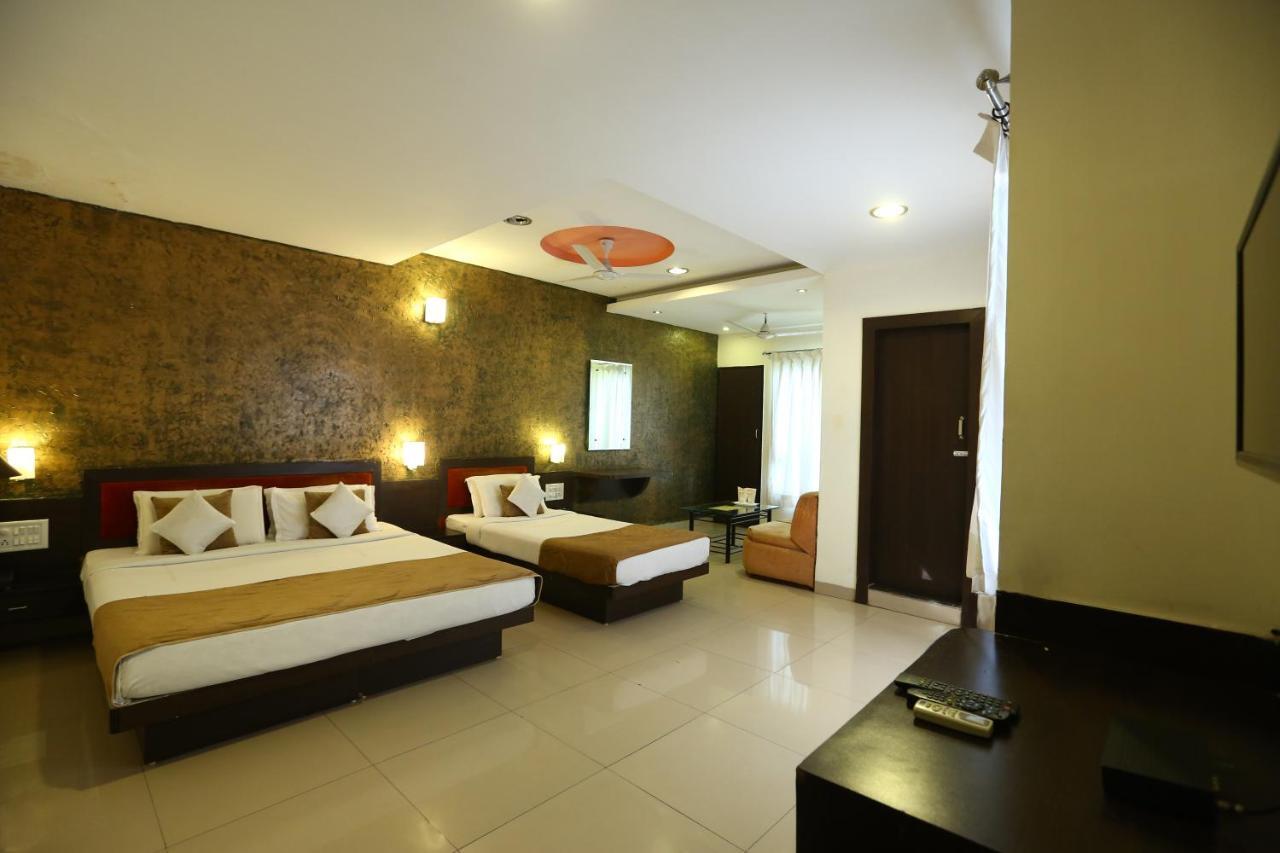 Hotel Paradise Indore Exteriör bild